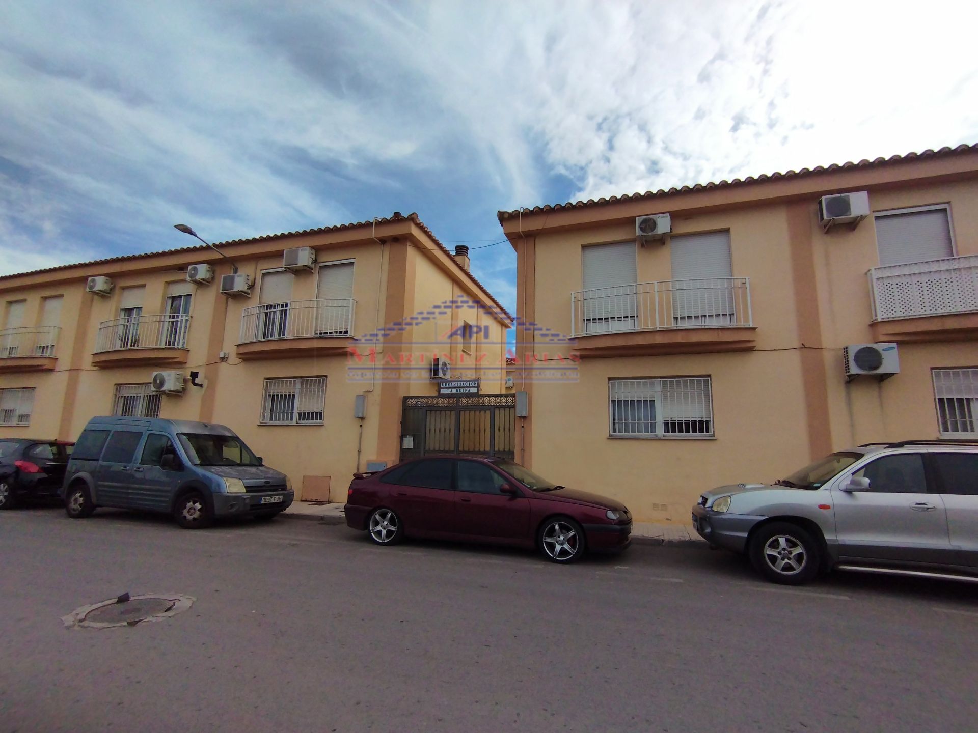 Vista exterior de Casa adosada en venda en Linares