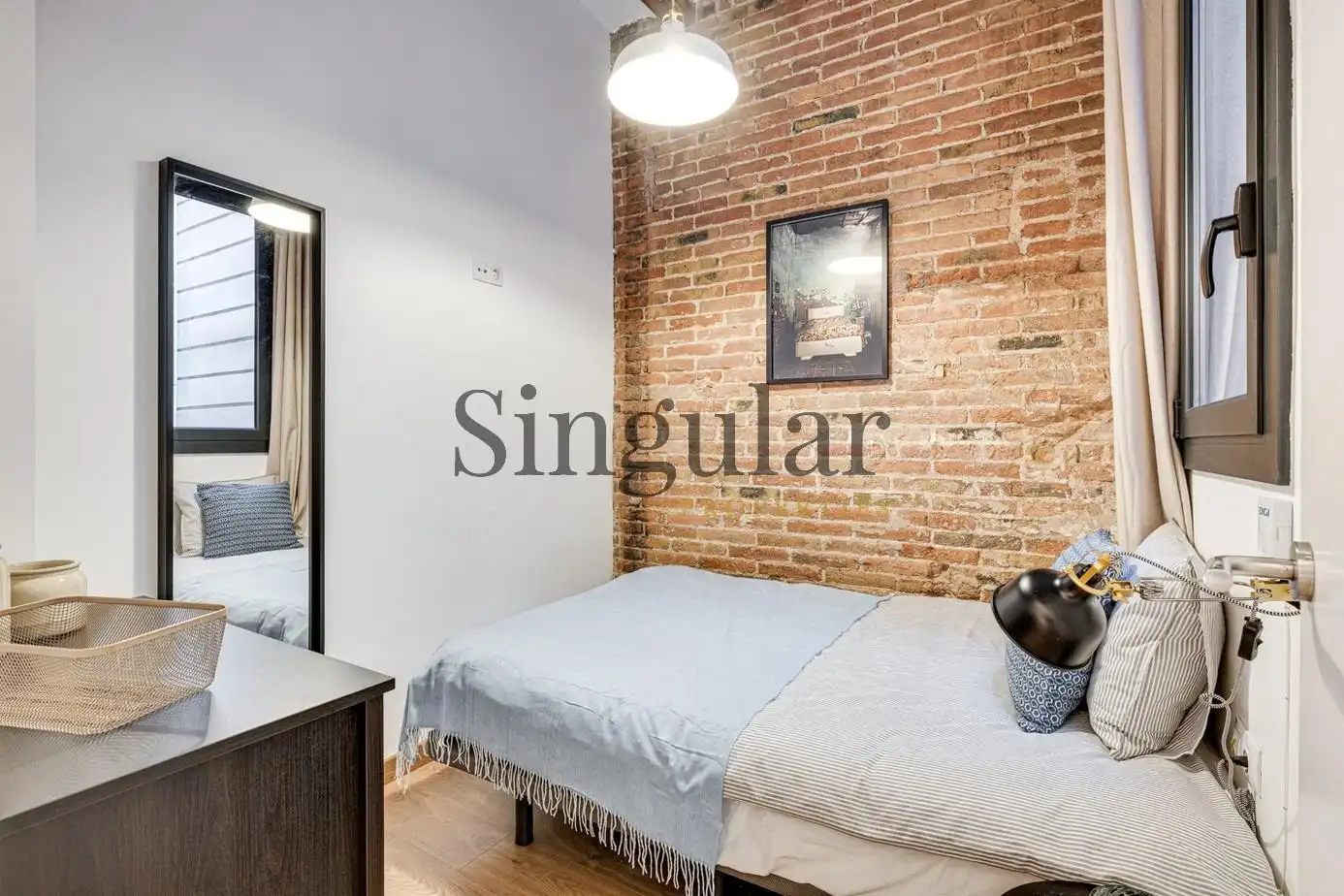 Bedroom of Flat for sale in Barcelona  with Air Conditioner and Heating