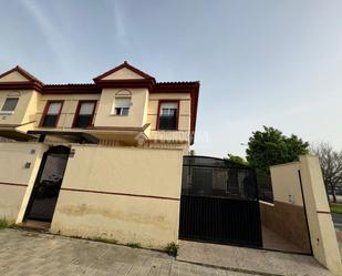 Vista exterior de Casa o xalet en venda en Utrera