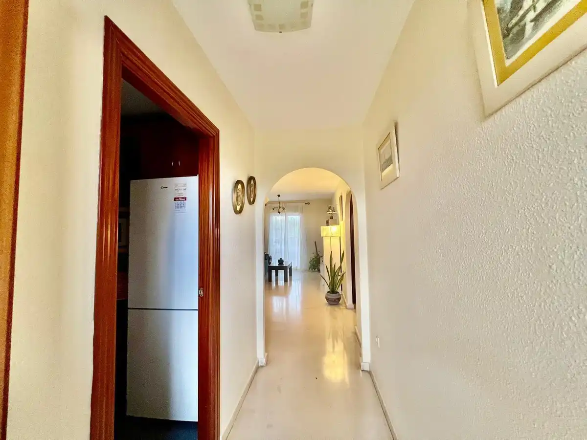 Apartamento con piscina en venta en Arroyo de la Miel, imagen 11