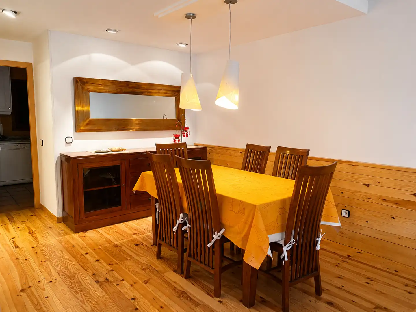 Comedor de Casa adosada de alquiler en Canillo con Calefacción, Parquet y Terraza