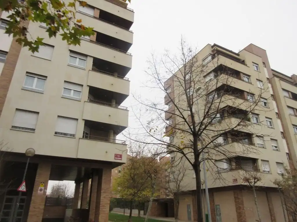 Bureau avec ascenseur à louer à Oeste