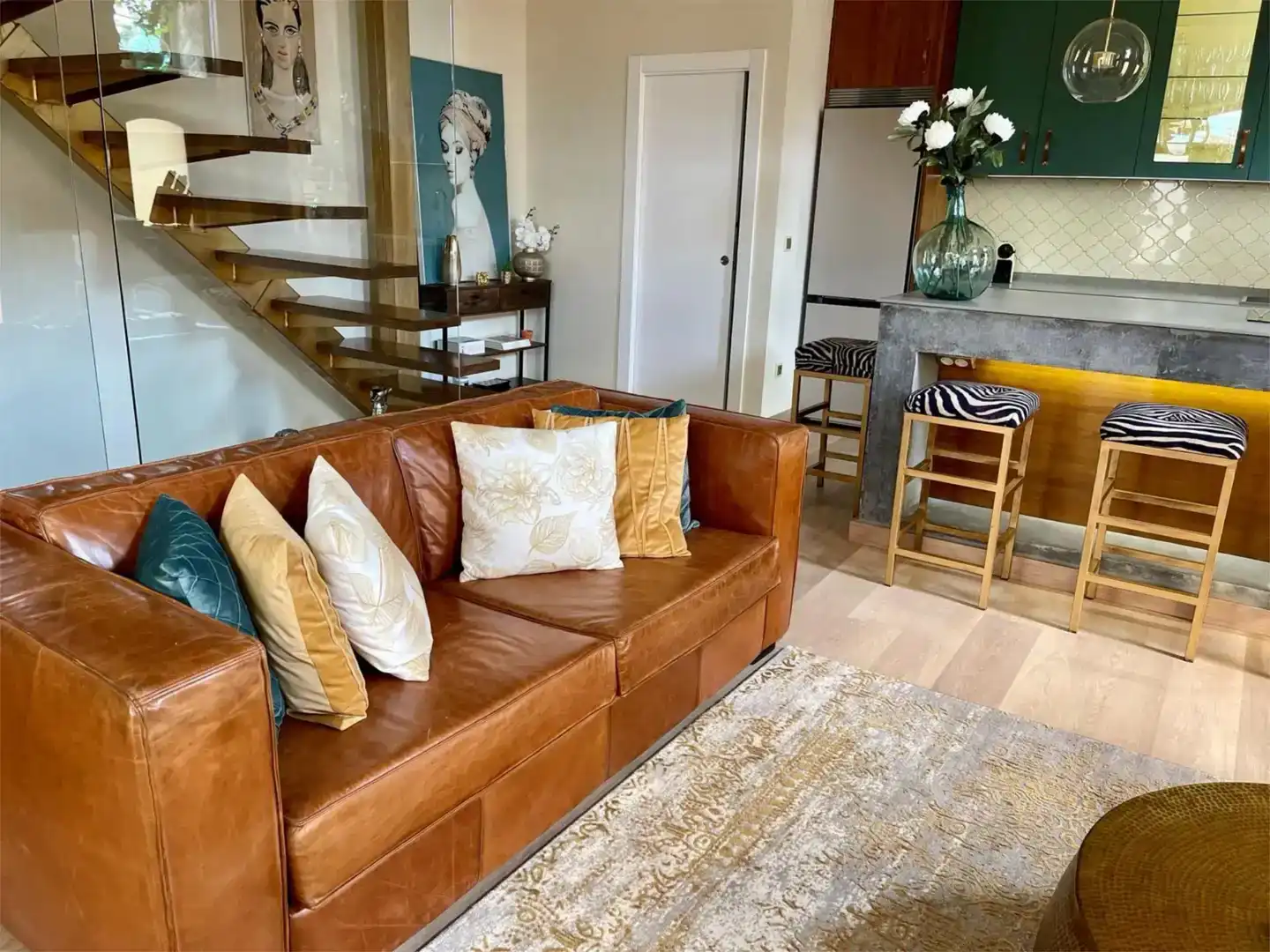 Sala d'estar de Casa o xalet en venda en Roales amb Aire condicionat, Parquet i Moblat