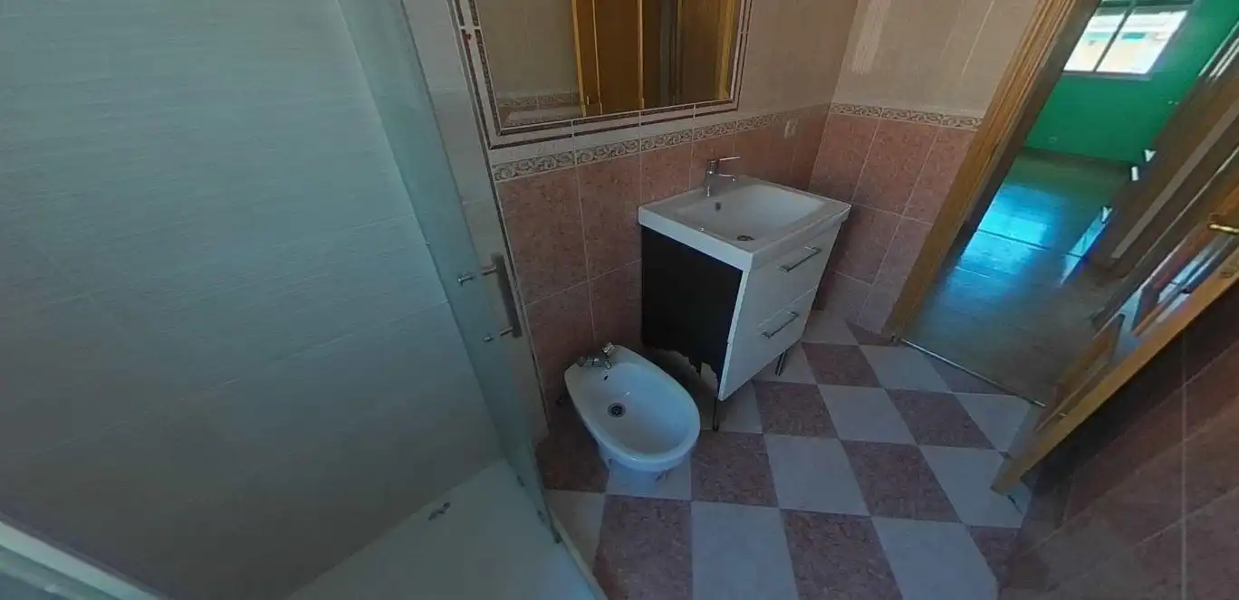 Bany de Pis en venda en Coslada amb Parquet i Balcó