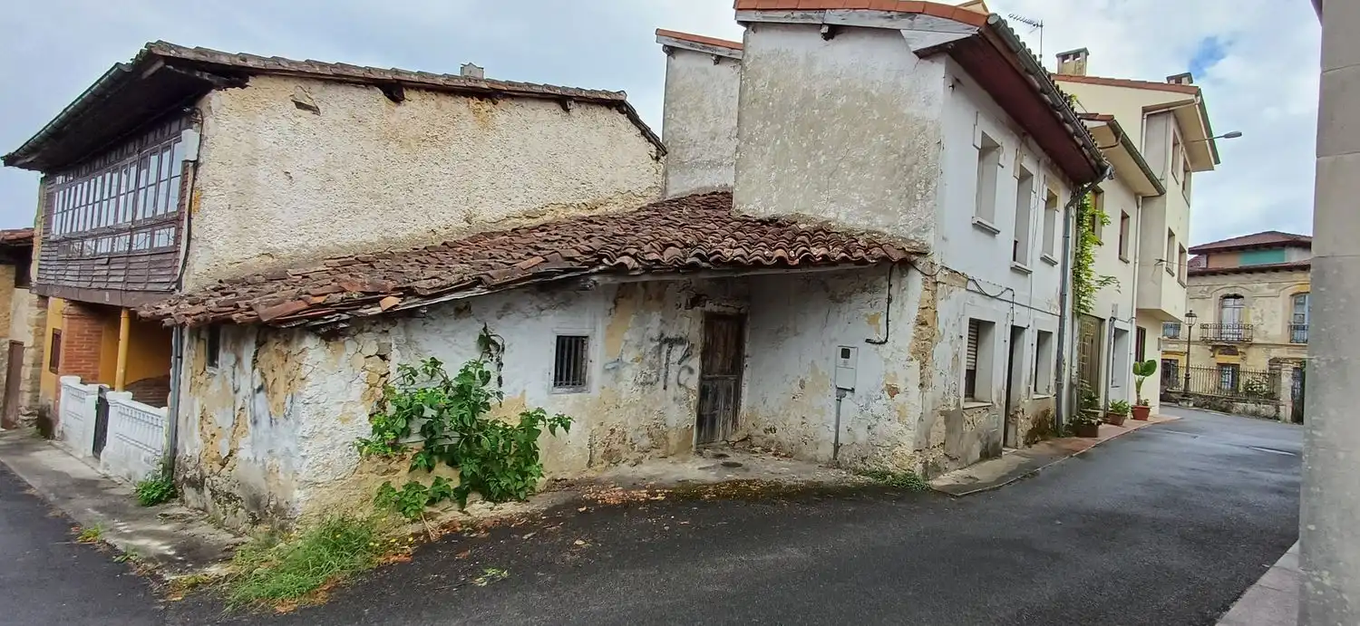 Außenansicht von Haus oder Chalet zum Verkauf in Nava mit Schwimmbad