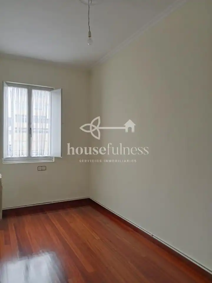 Habitación de Edificio en venta en Fene