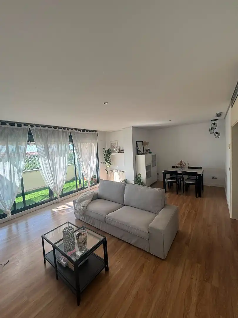 Sala d'estar de Àtic en venda en Arroyomolinos (Madrid) amb Aire condicionat, Calefacció i Terrassa