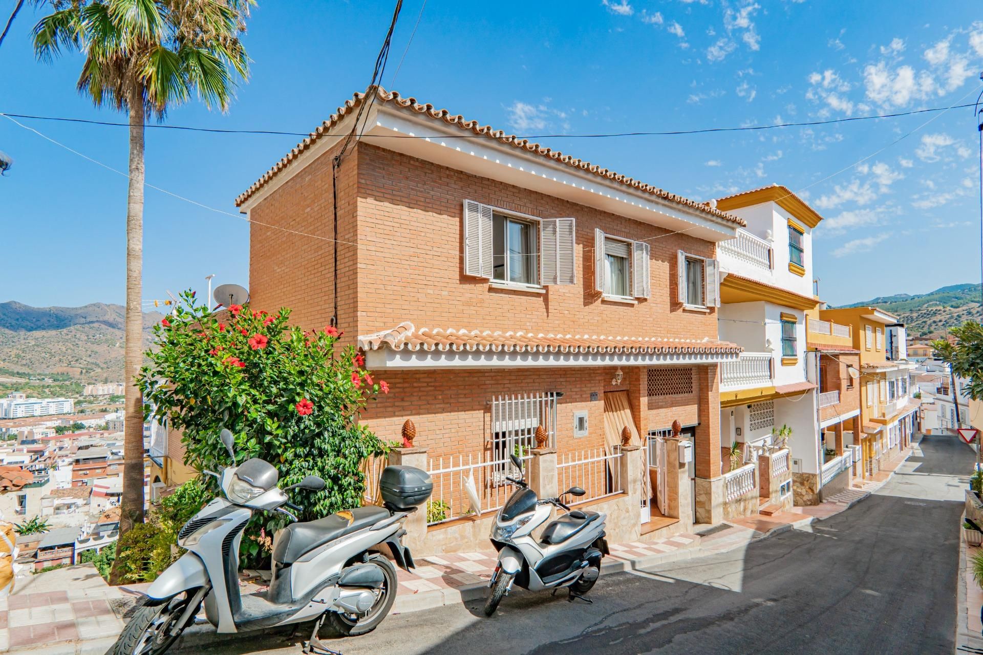 Exterior view of House or chalet for sale in Málaga Capital  with Air Conditioner and Terrace