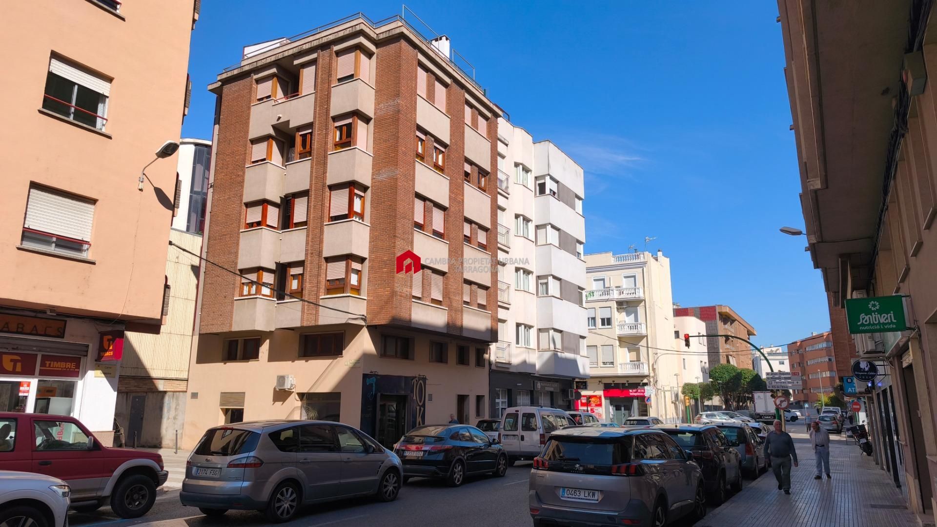 Vista exterior de Pis en venda en Tortosa amb Terrassa, Traster i Balcó