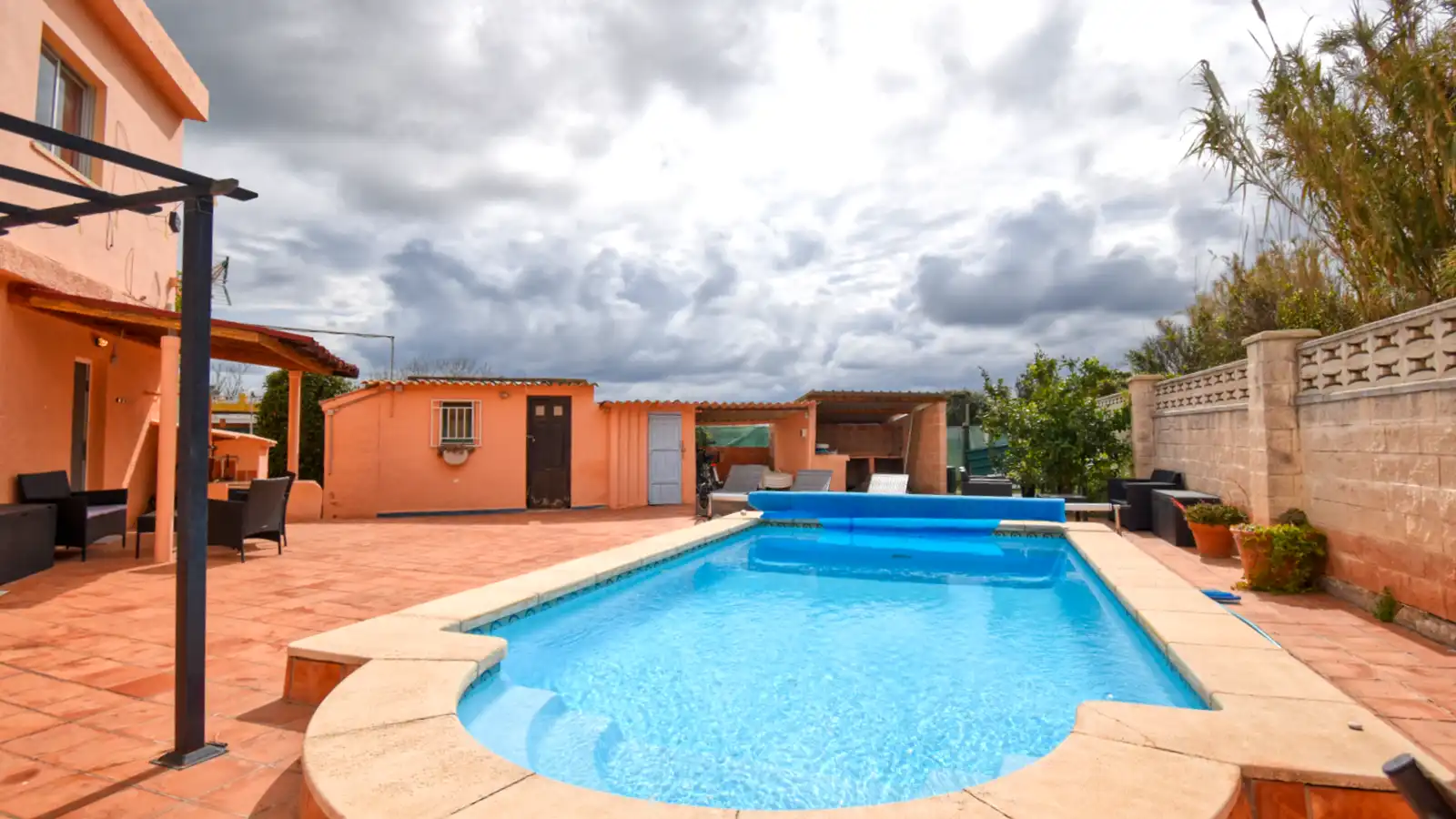 Schwimmbecken von Haus oder Chalet zum Verkauf in Gandia mit Klimaanlage, Heizung und Privatgarten