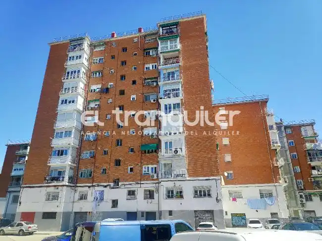 Vista exterior de Piso de alquiler en Madrid con Terraza, Amueblado y Lavadora