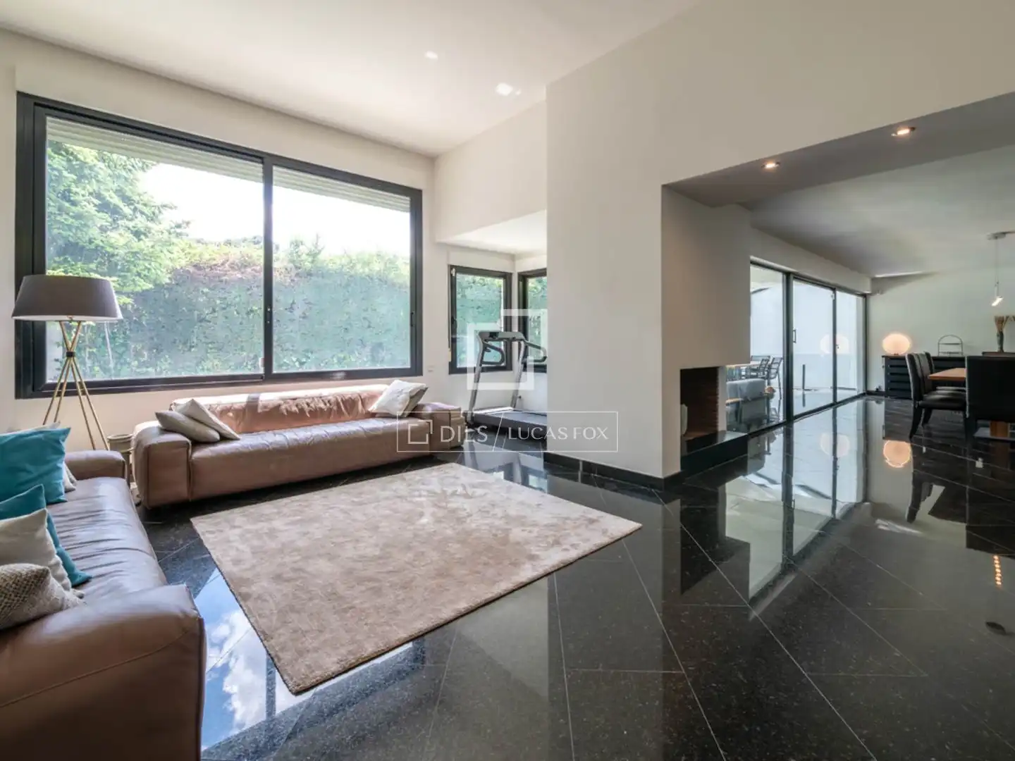 Sala d'estar de Casa o xalet en venda en La Moraleja amb Aire condicionat, Calefacció i Jardí privat