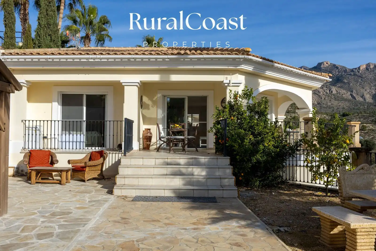 Vista exterior de Casa o chalet en venta en Busot con Aire acondicionado, Calefacción y Terraza