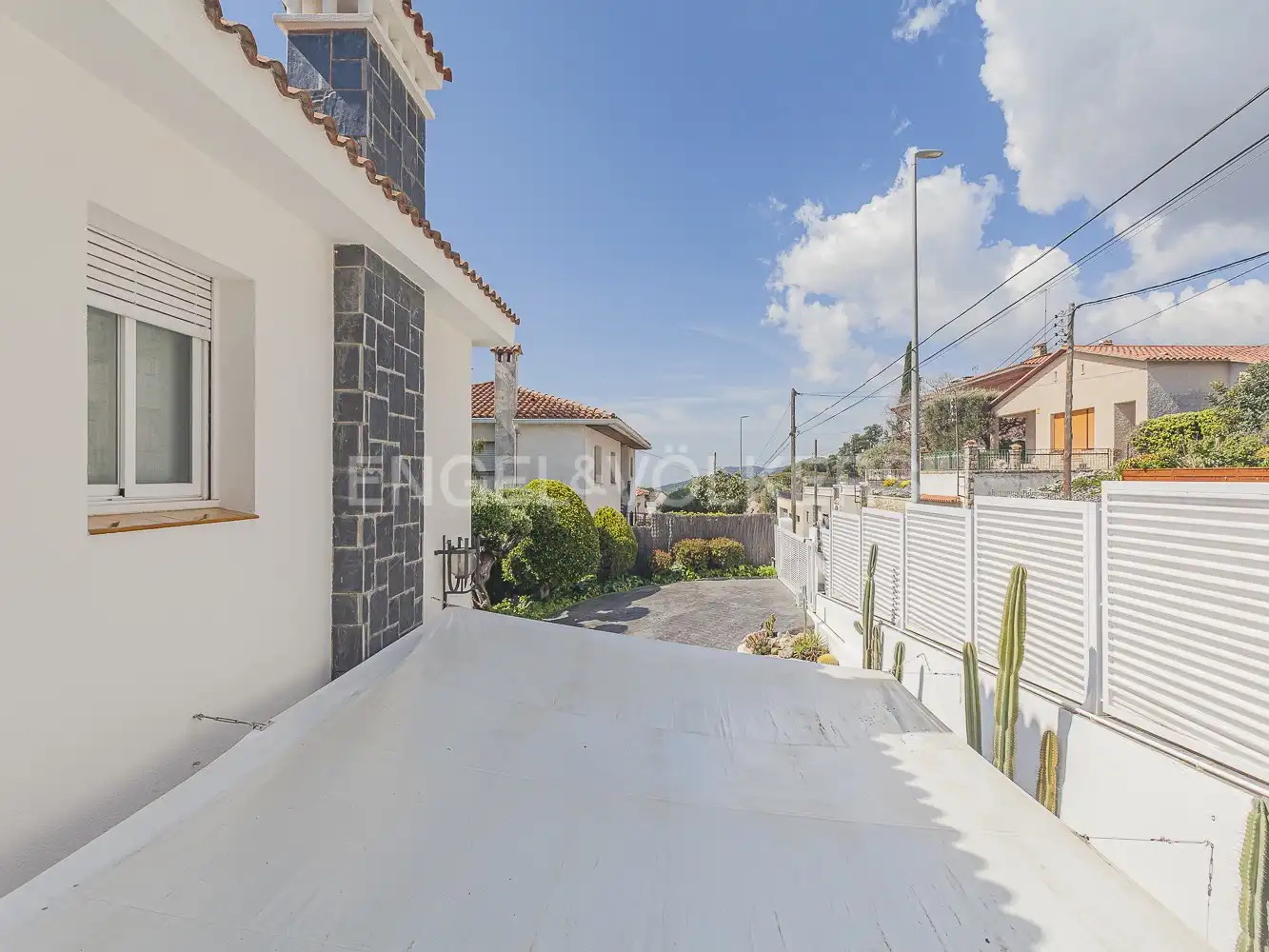 Vista exterior de Casa o xalet en venda en Mataró amb Aire condicionat, Calefacció i Jardí privat