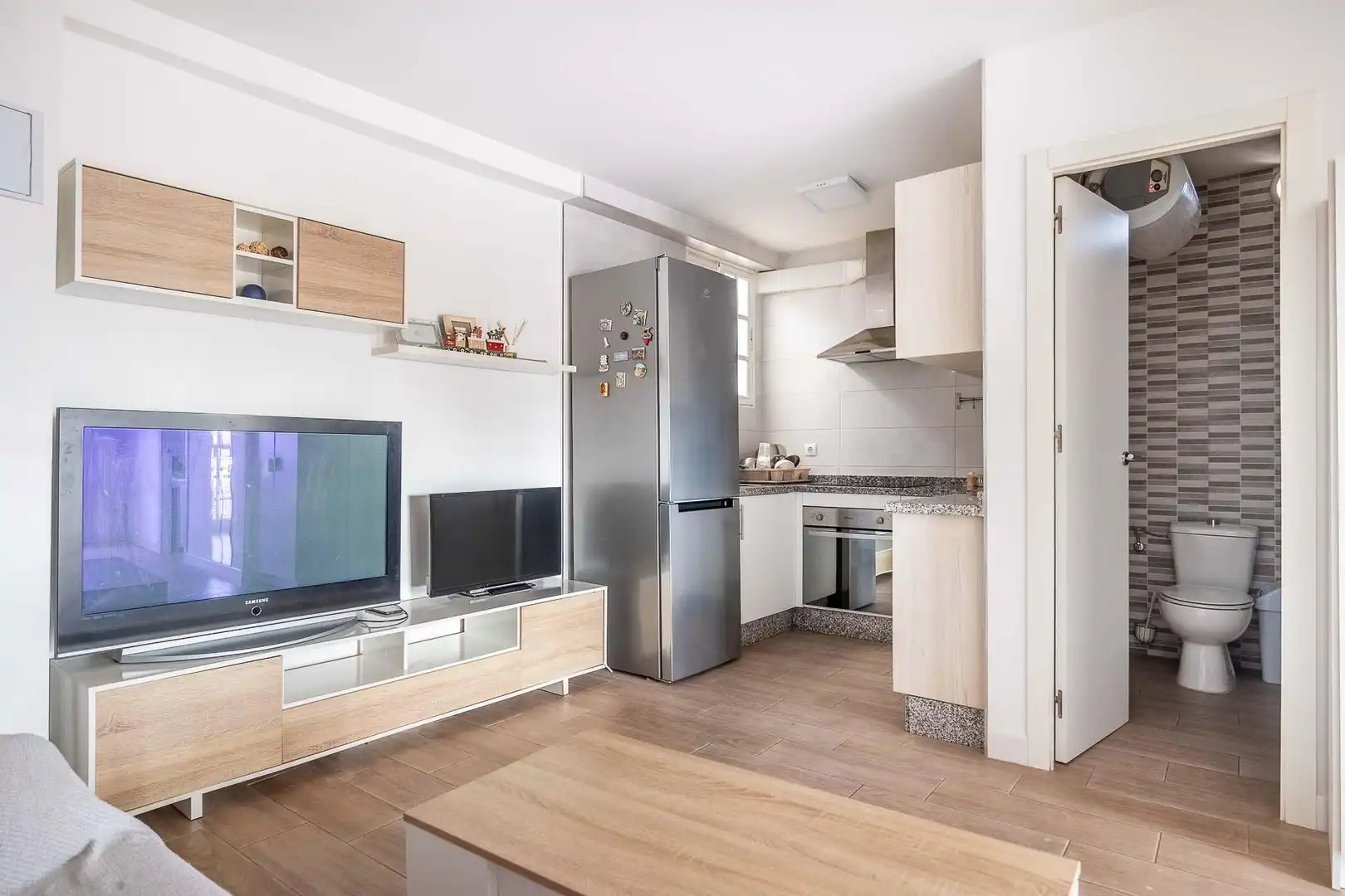 Kitchen of Flat for sale in Sevilla  with Air Conditioner, Terrace and Storage room