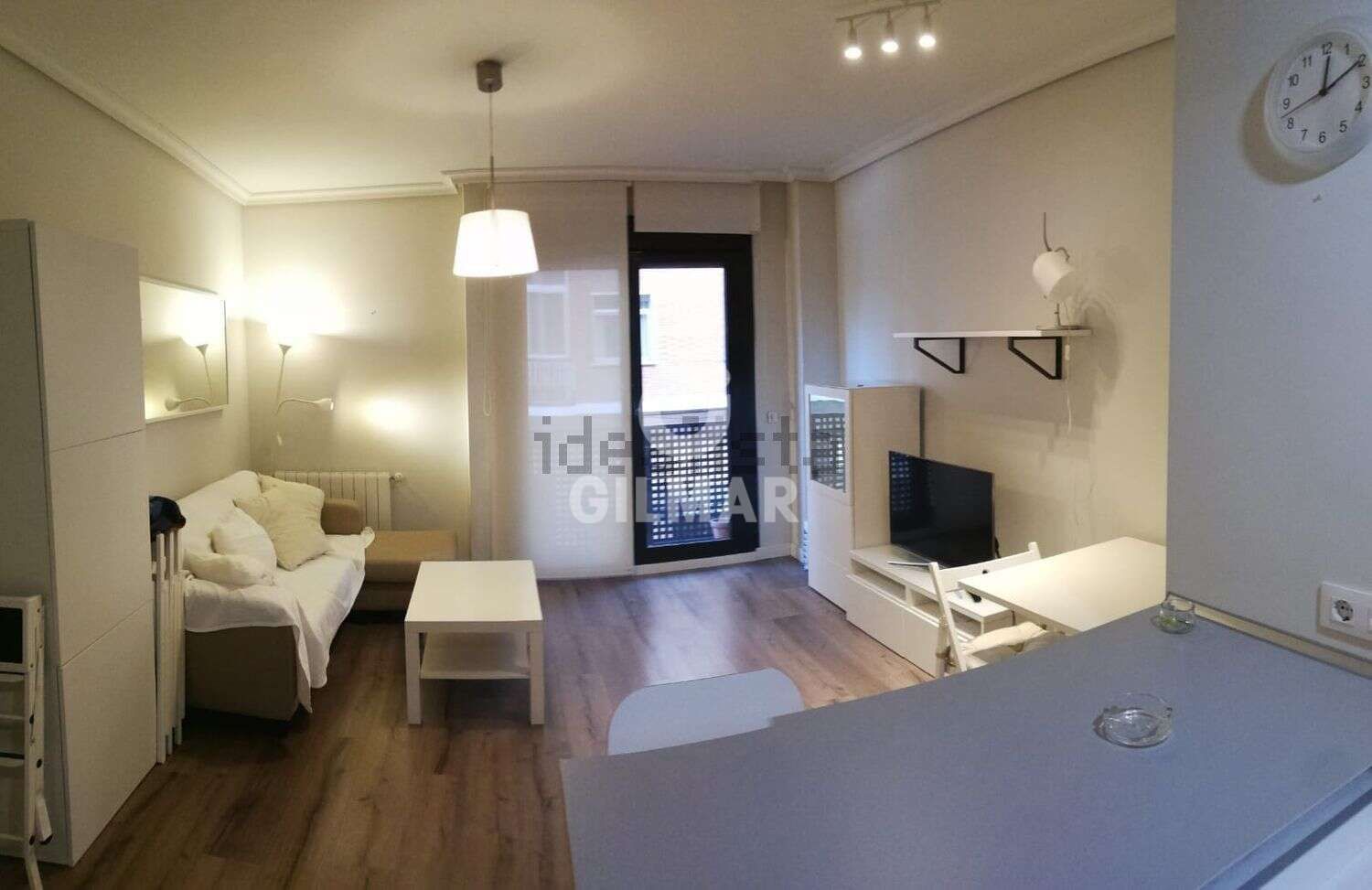 Sala d'estar de Pis en venda en  Madrid Capital amb Calefacció