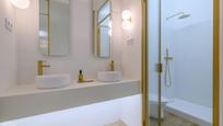 Bathroom of Flat for sale in  Barcelona Capital  with Air Conditioner