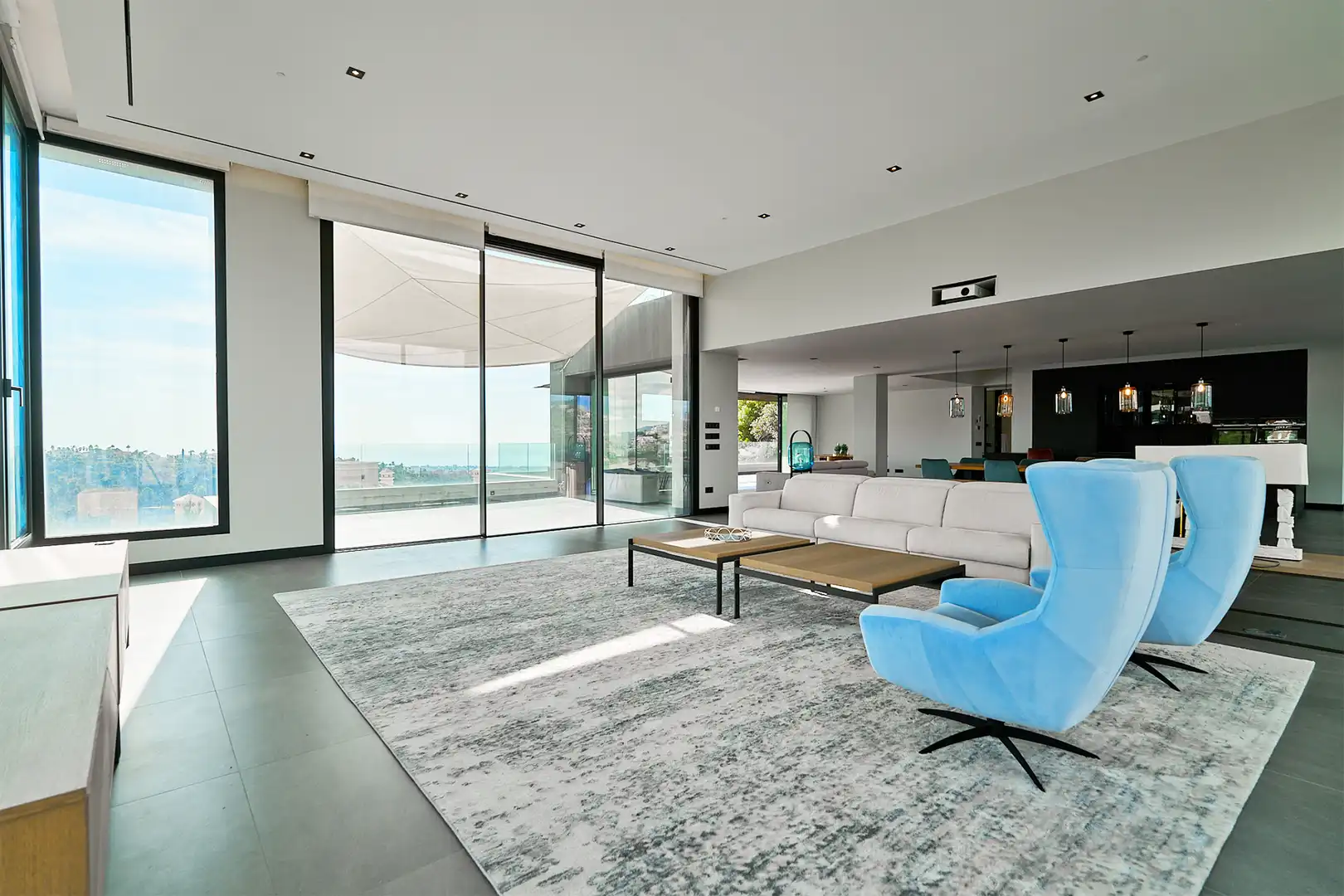 Sala de estar de Casa o chalet en venta en Benahavís con Aire acondicionado, Calefacción y Jardín privado