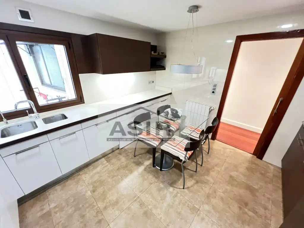 Flat for rent in Plaza Major, Centre