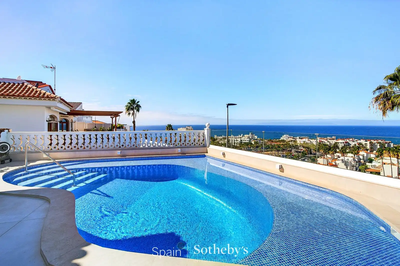 Piscina de Casa o chalet en venta en Adeje con Aire acondicionado, Terraza y Trastero
