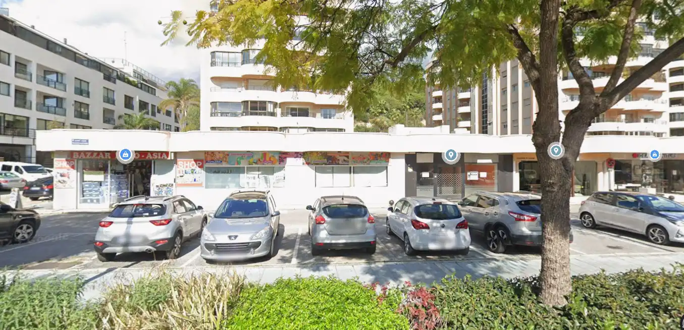 Parking de Local en venta en Marbella con Aire acondicionado, Parquet y Alarma