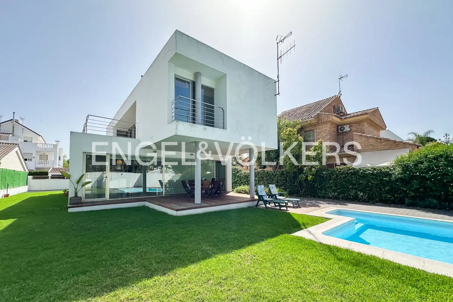 Vista exterior de Casa o chalet de alquiler en Sagunto / Sagunt con Aire acondicionado, Calefacción y Jardín privado