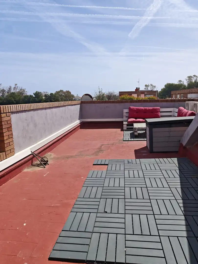 Terrasse von Einfamilien-Reihenhaus zum Verkauf in Cubelles mit Klimaanlage, Heizung und Privatgarten