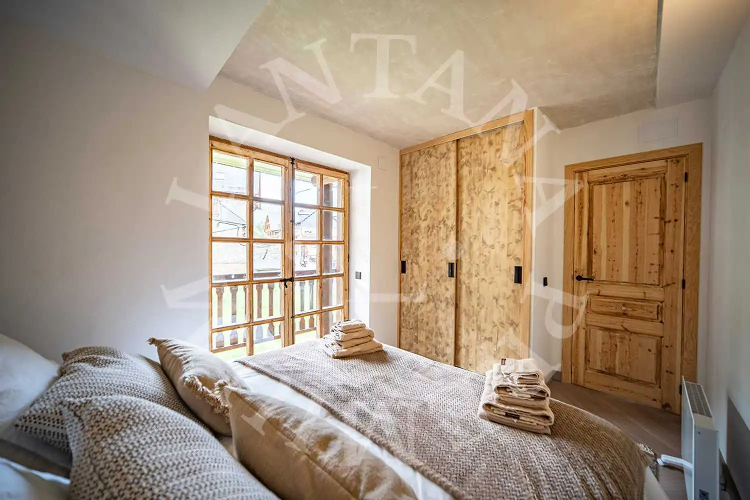 Bedroom of Flat for sale in Naut Aran  with Heating, Parquet flooring and Furnished