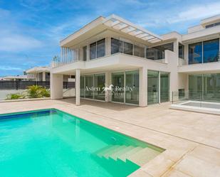 Vista exterior de Casa o xalet en venda en Arona amb Aire condicionat, Terrassa i Piscina