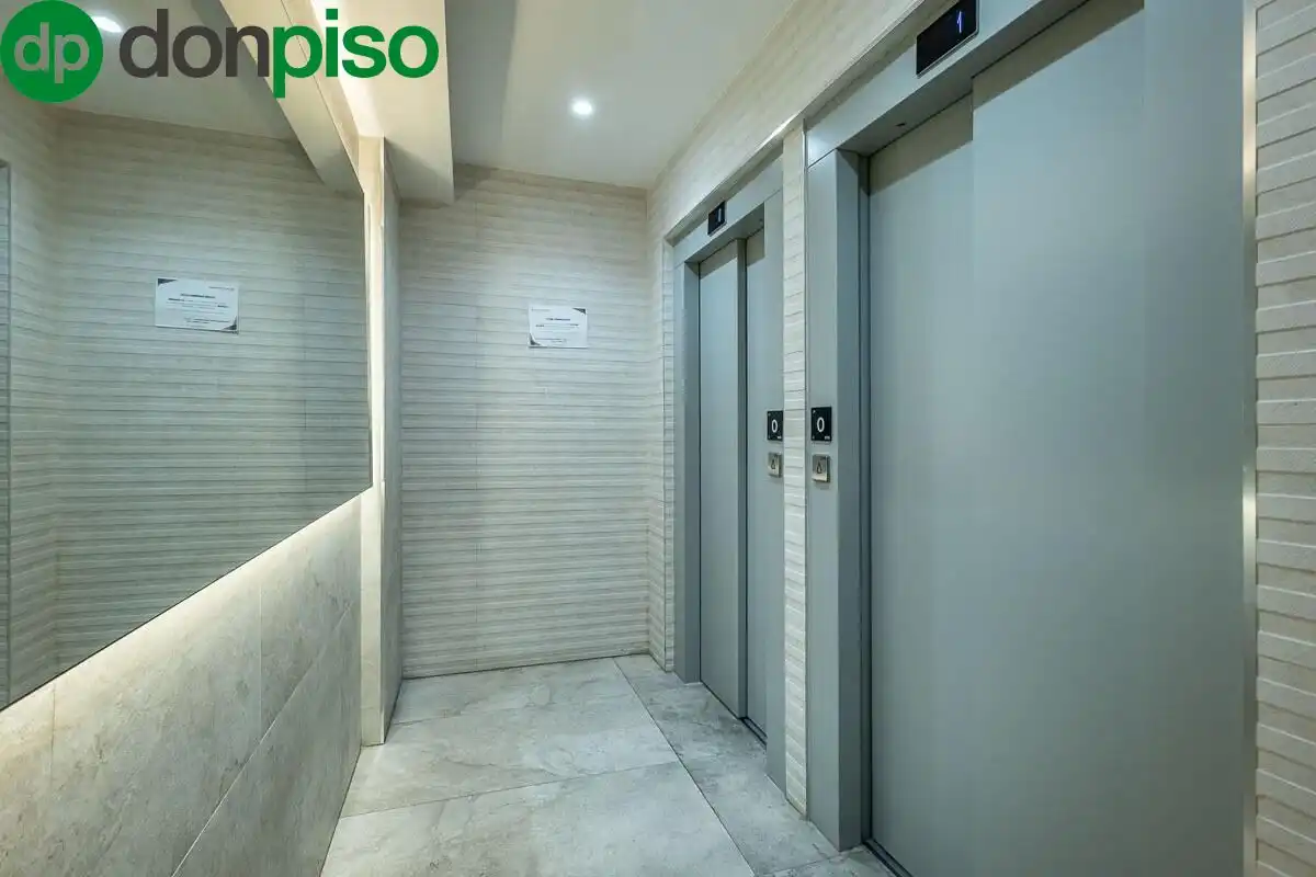 Flat for sale in Granada  with Air Conditioner