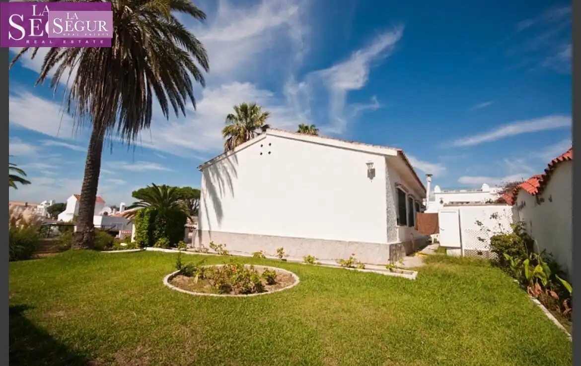 Jardí de Casa o xalet en venda en Conil de la Frontera amb Jardí privat, Terrassa i Traster