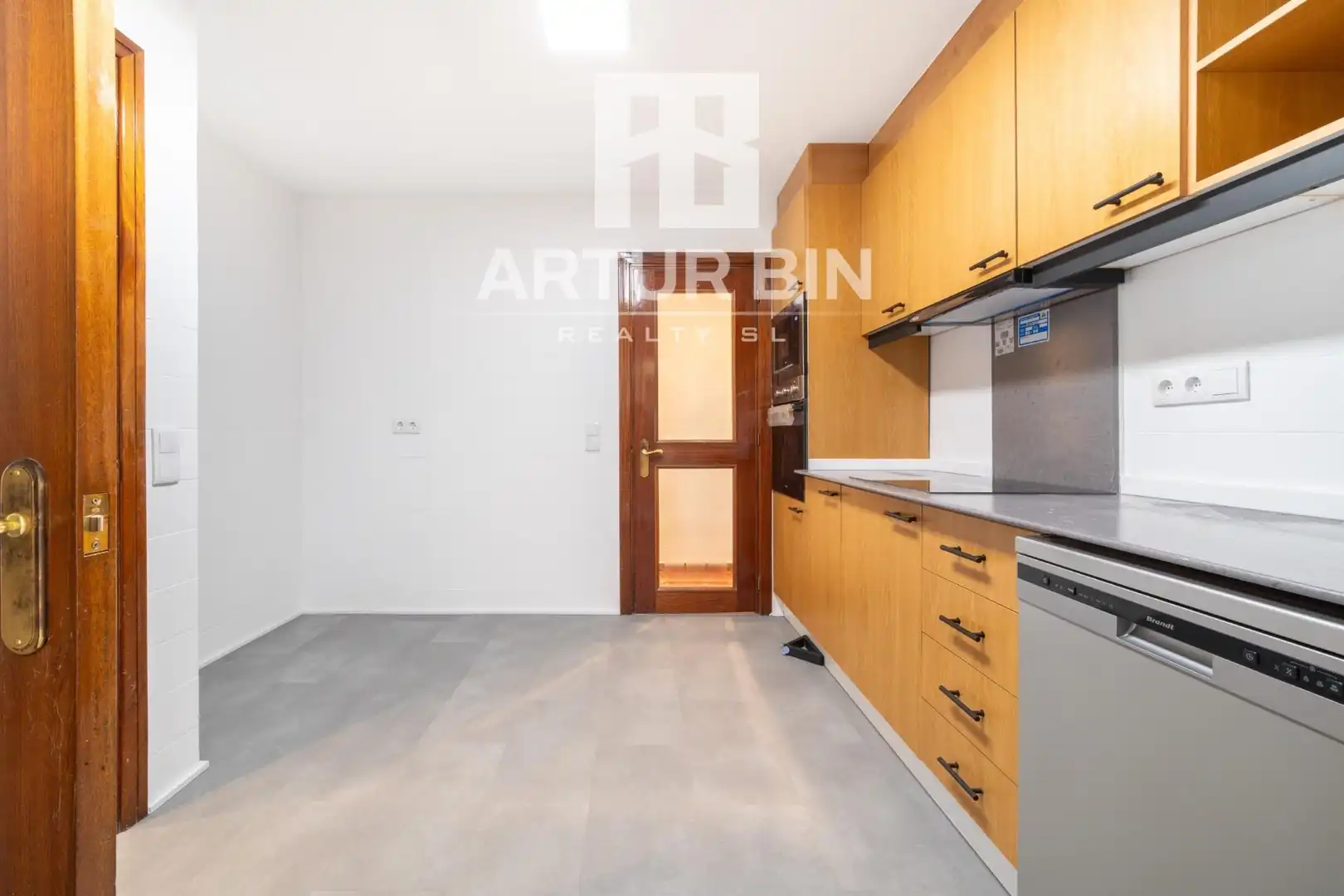 Cuina de Apartament de lloguer en Valencia amb Aire condicionat