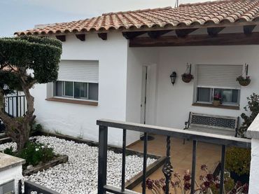 Casa a schiera con giardino in vendita a Carrer Xiprer 12