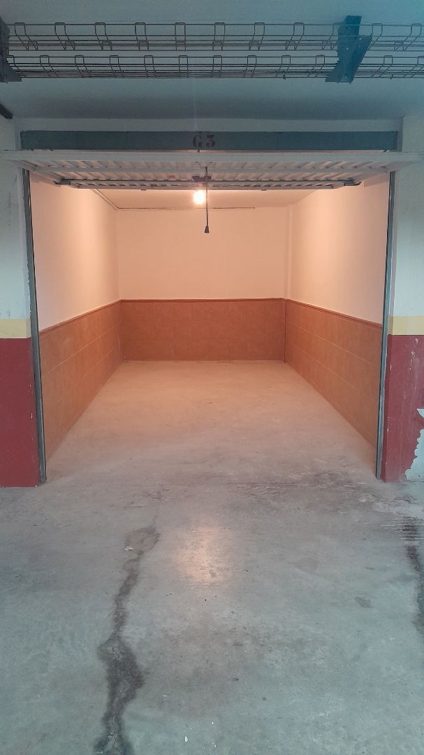 Garage to rent in Algarrobo