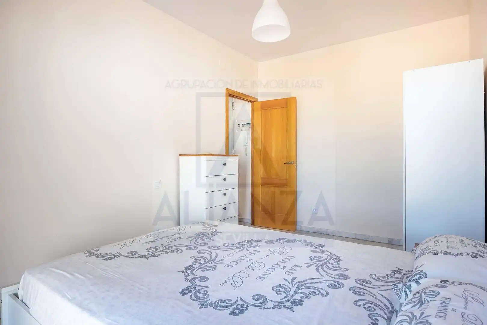 Dormitori de Pis en venda en Camas amb Aire condicionat i Balcó