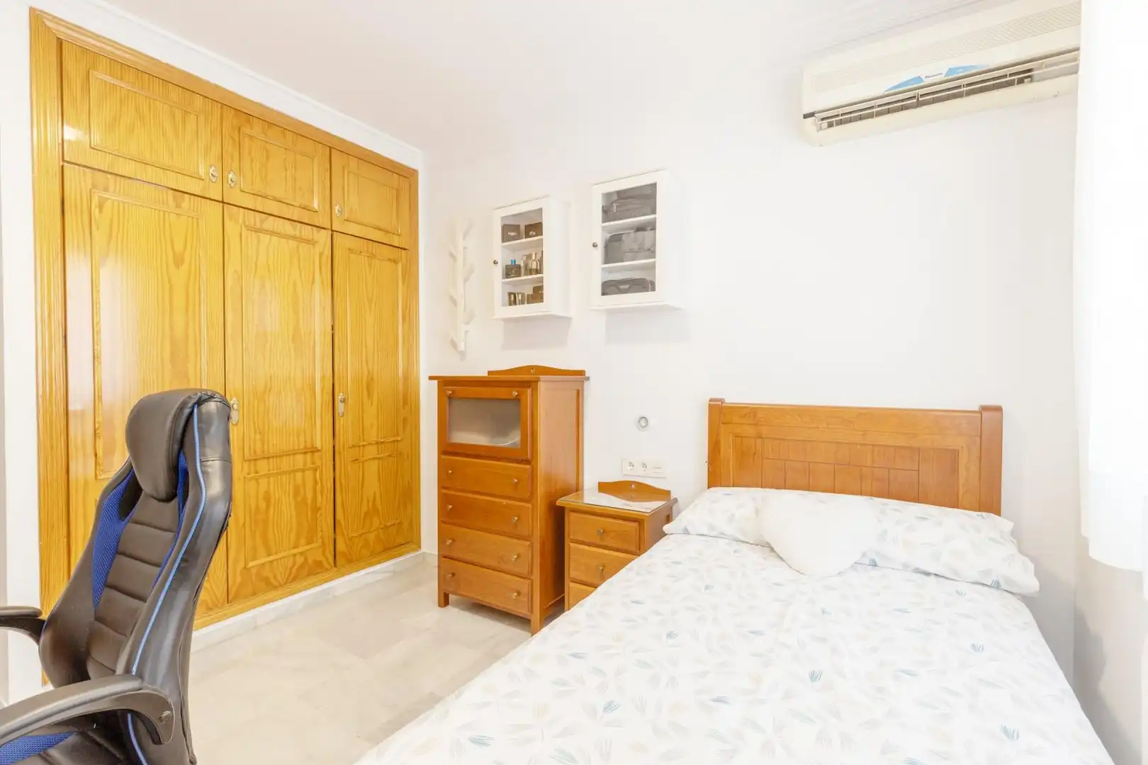 Habitación de Casa adosada en venta en Peligros con Aire acondicionado, Calefacción y Terraza