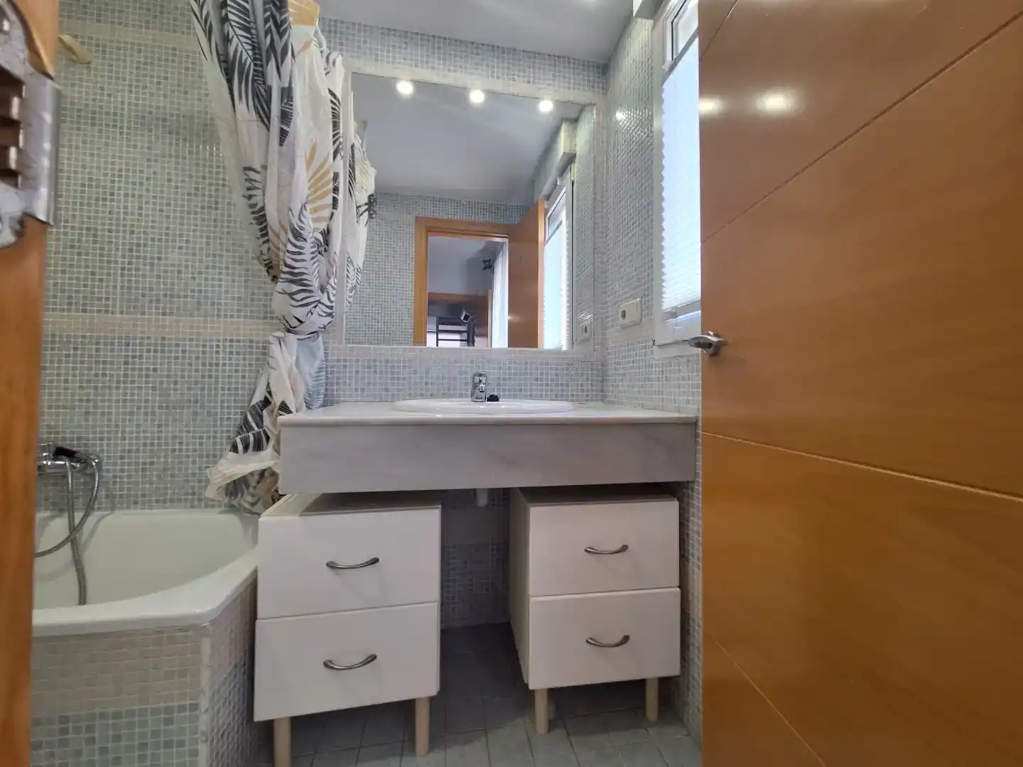 Badezimmer von Wohnung zur Miete in  Madrid Capital mit Klimaanlage