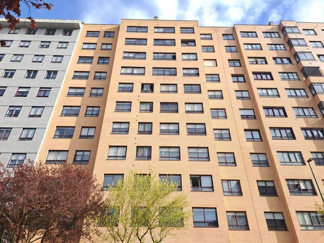 Piso en Venta en Calle Victoria Balfe en Illera