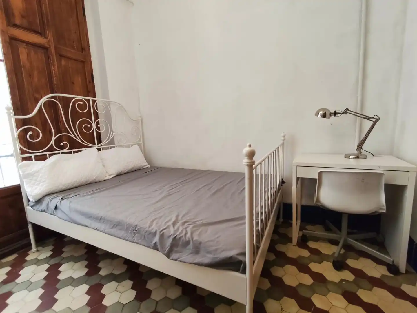 Schlafzimmer von Wohnung zur Miete in Valencia mit Klimaanlage, Heizung und Möbliert