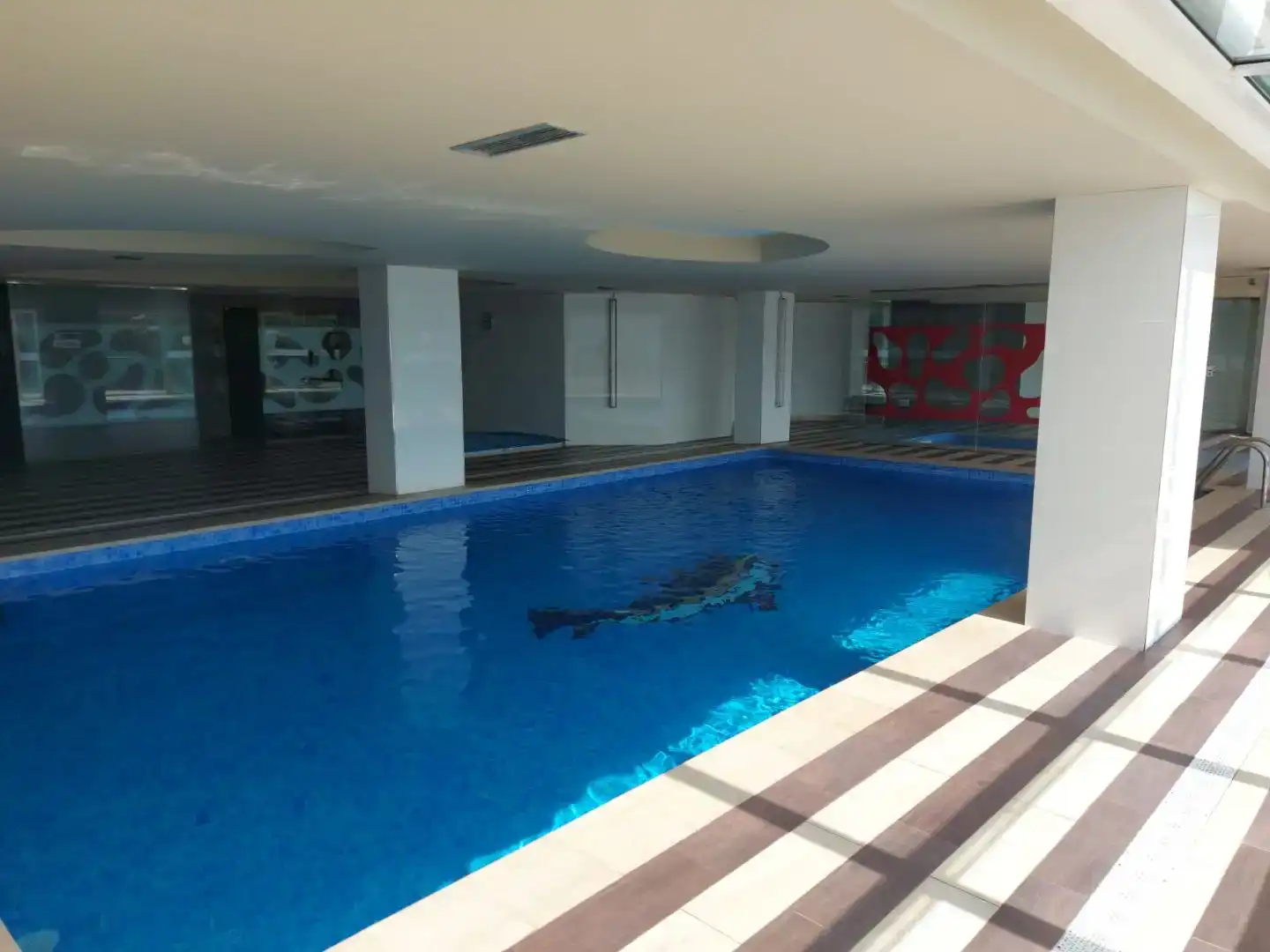 Schwimmbecken von Wohnung zur Miete in Viveiro mit Abstellraum, Schwimmbad und Möbliert
