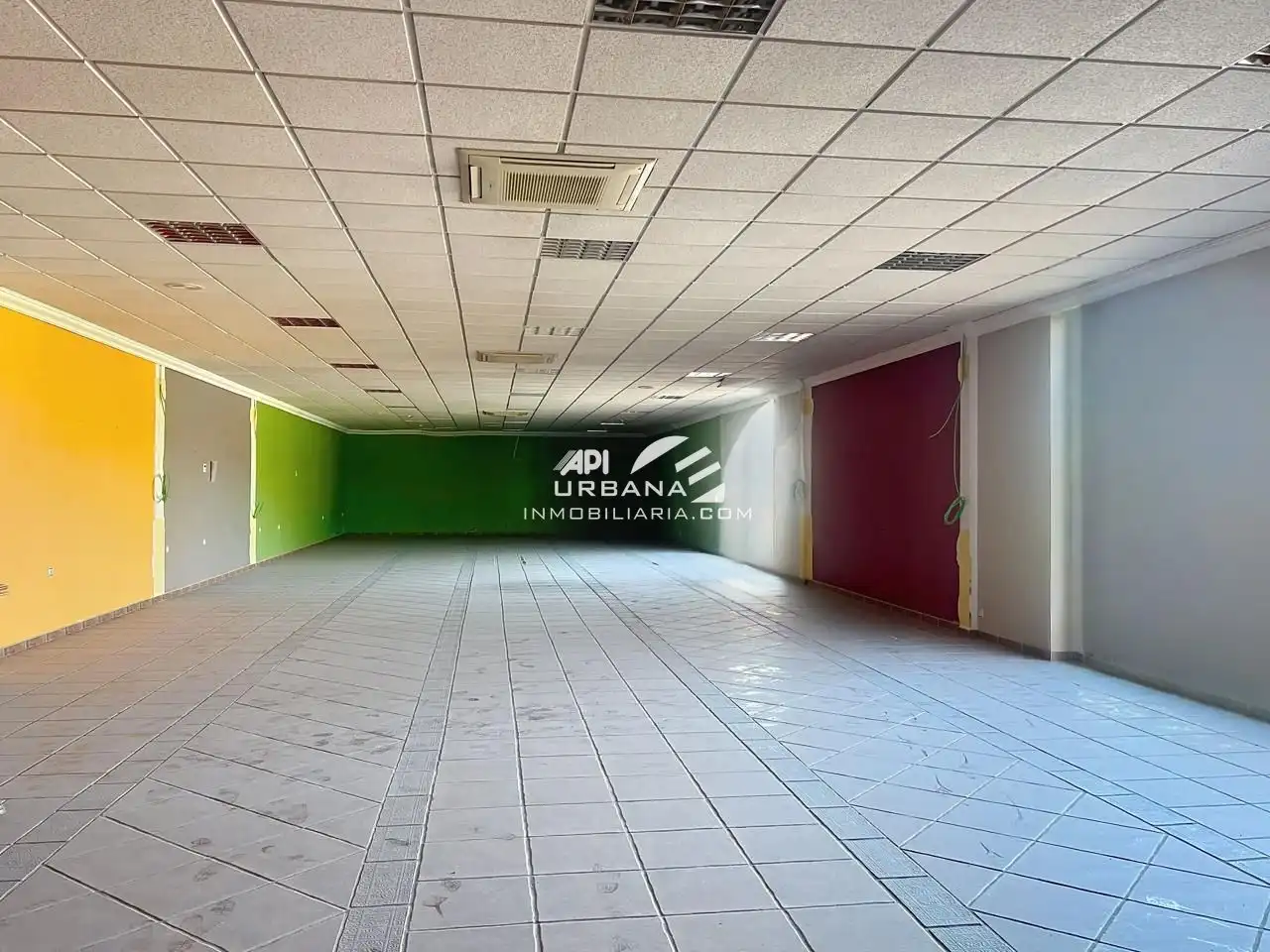 Fabrikhallen zur Miete in Lucena