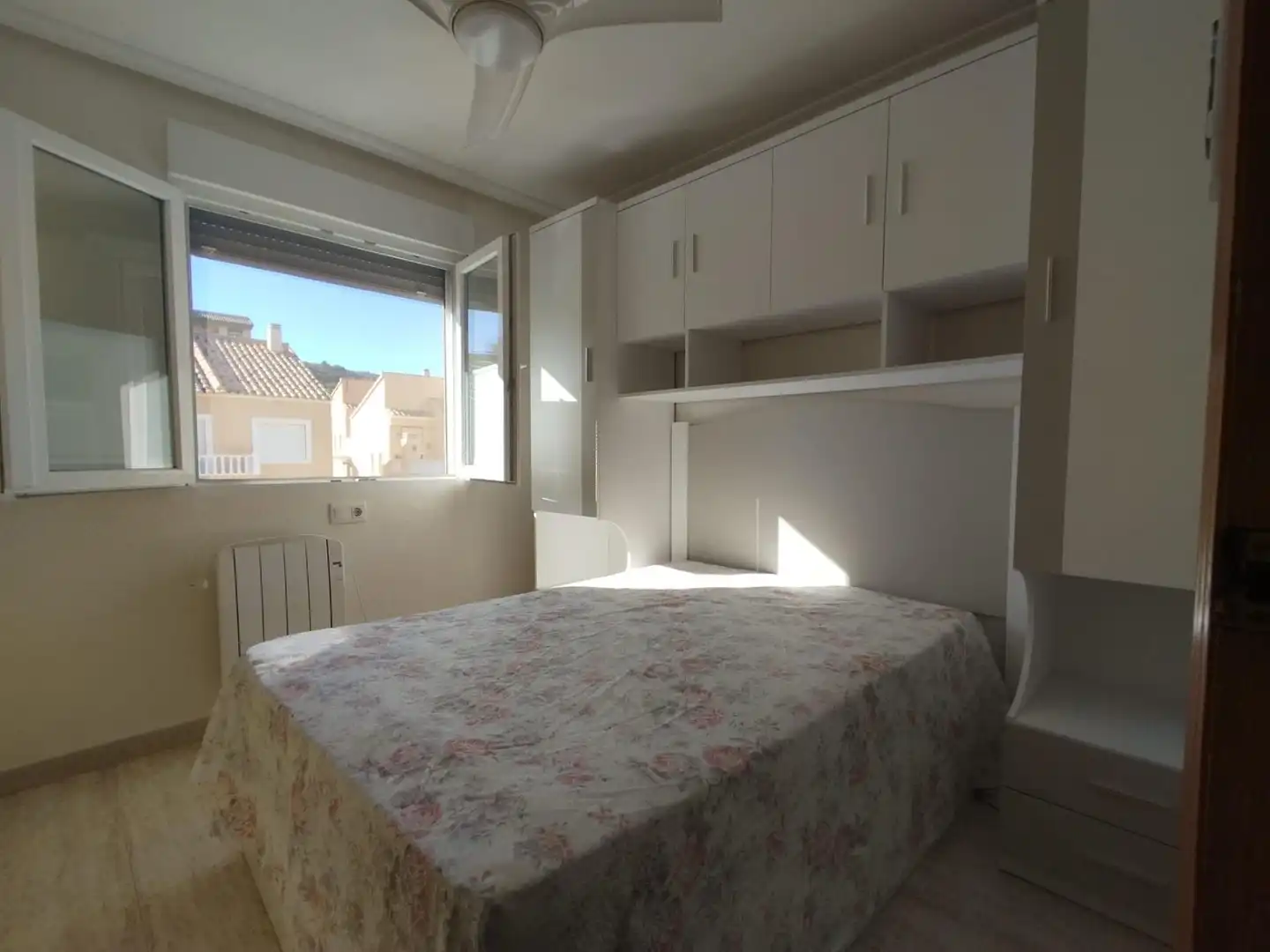 Habitación de Casa adosada en venta en Guardamar del Segura con Aire acondicionado, Calefacción y Amueblado