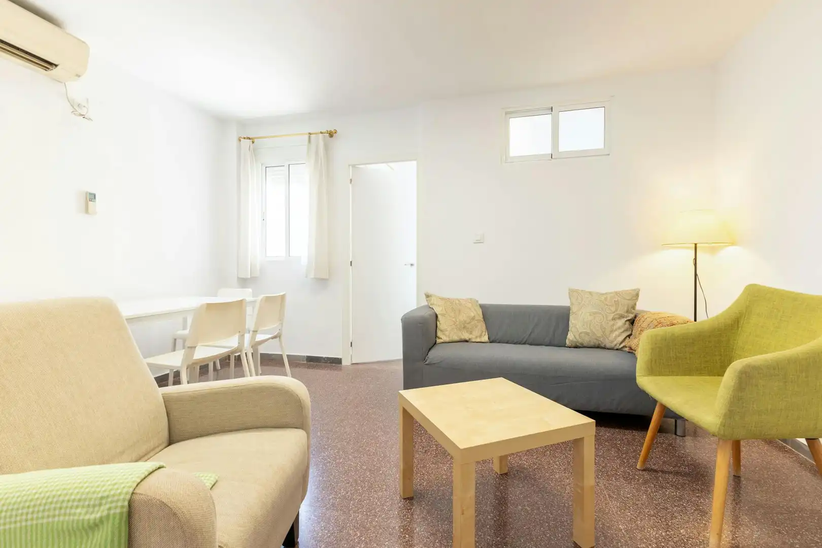 Flat with garden to rent in N/A