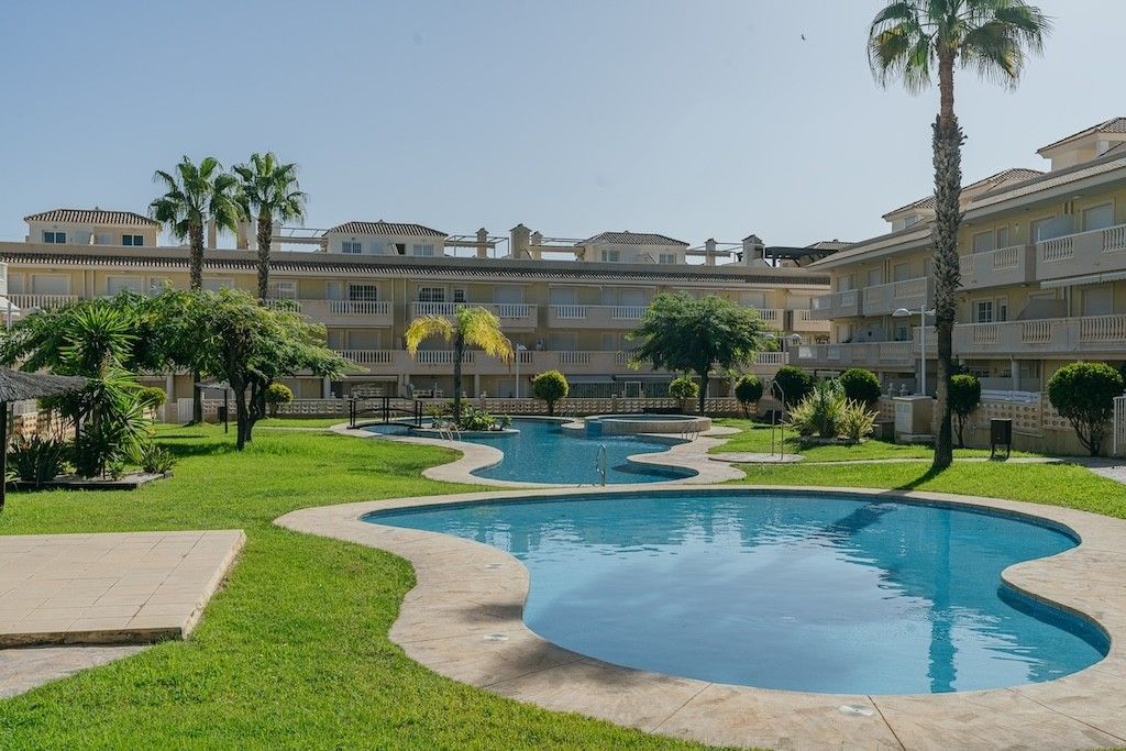 Piscina de Apartament en venda en Santa Pola amb Aire condicionat, Terrassa i Piscina