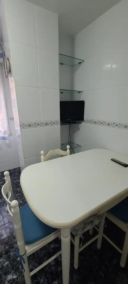 Baño de Piso de alquiler en Gijón  con Calefacción y Amueblado