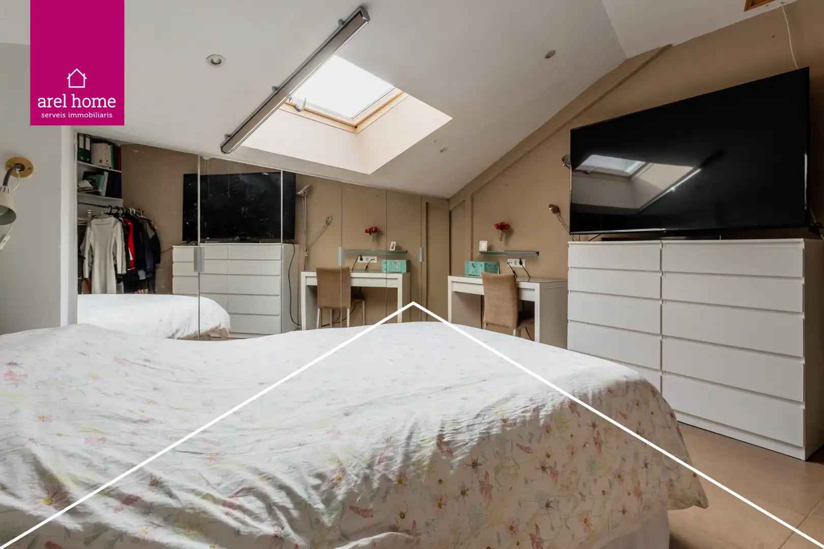 Habitación de Casa adosada en venta en Esplugues de Llobregat con Aire acondicionado, Calefacción y Terraza