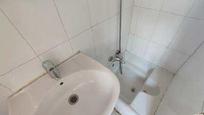 Bathroom of Flat for sale in  Madrid Capital