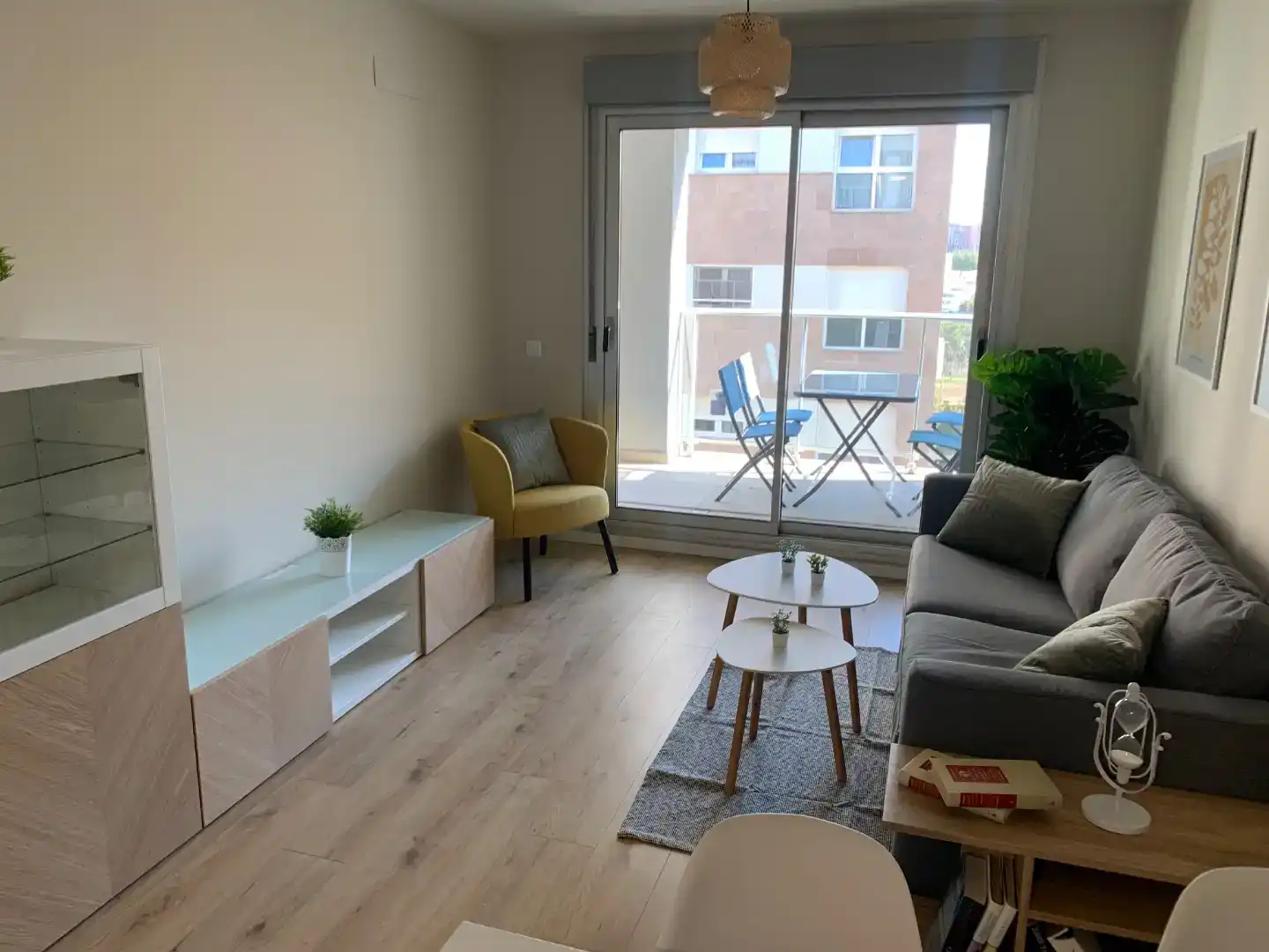 Living room of Flat for rent in Las Palmas de Gran Canaria  with Parquet flooring, Swimming Pool and Furnished