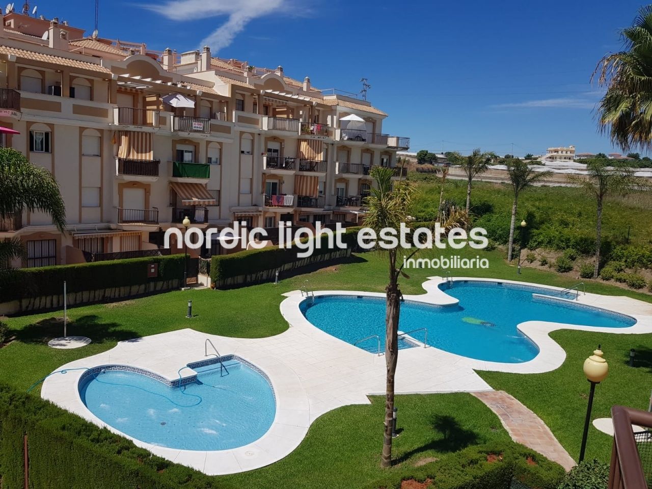 Vista exterior de Pis en venda en Torrox amb Terrassa, Traster i Piscina