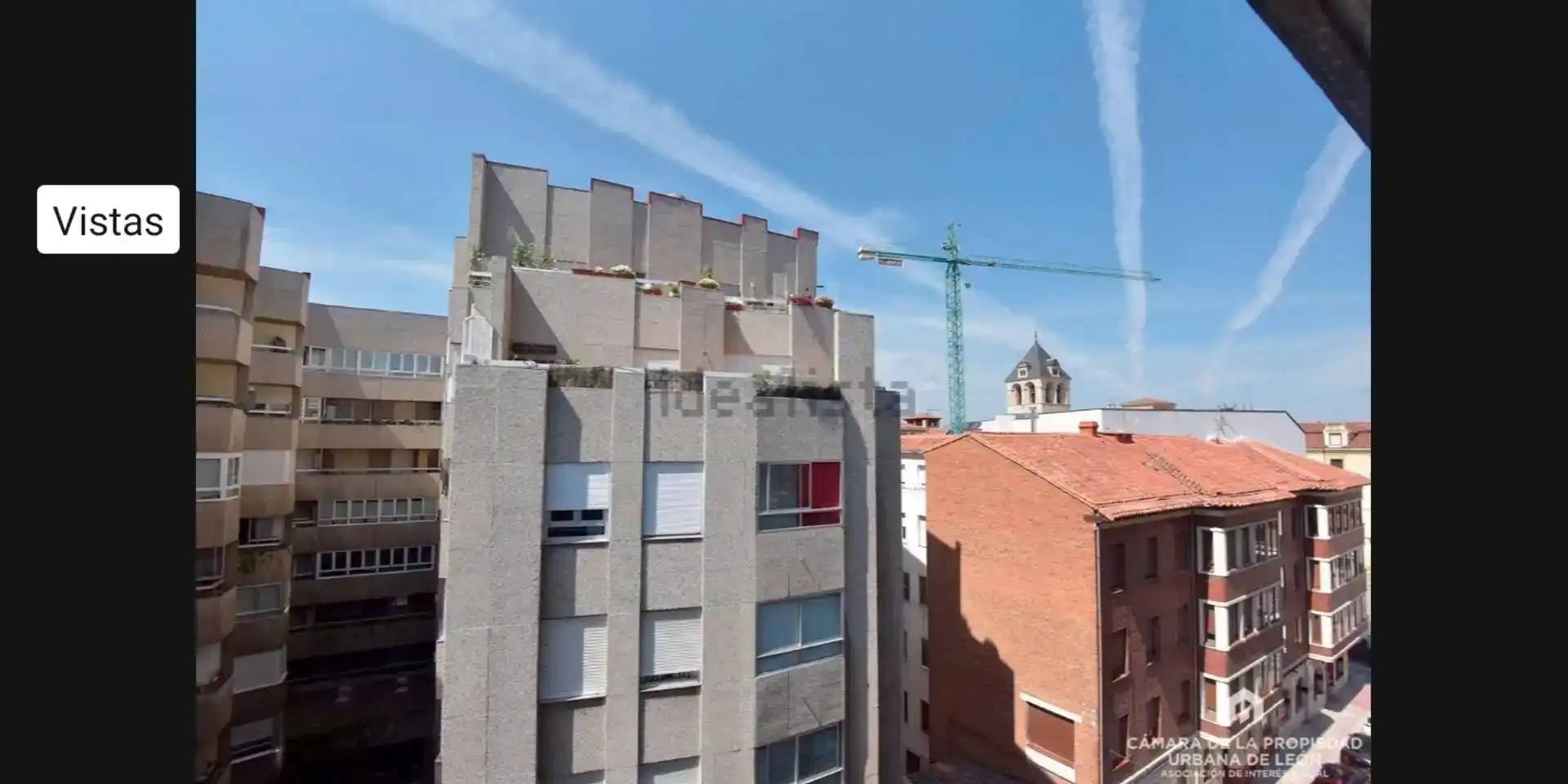 Vista exterior de Apartament en venda en León Capital 